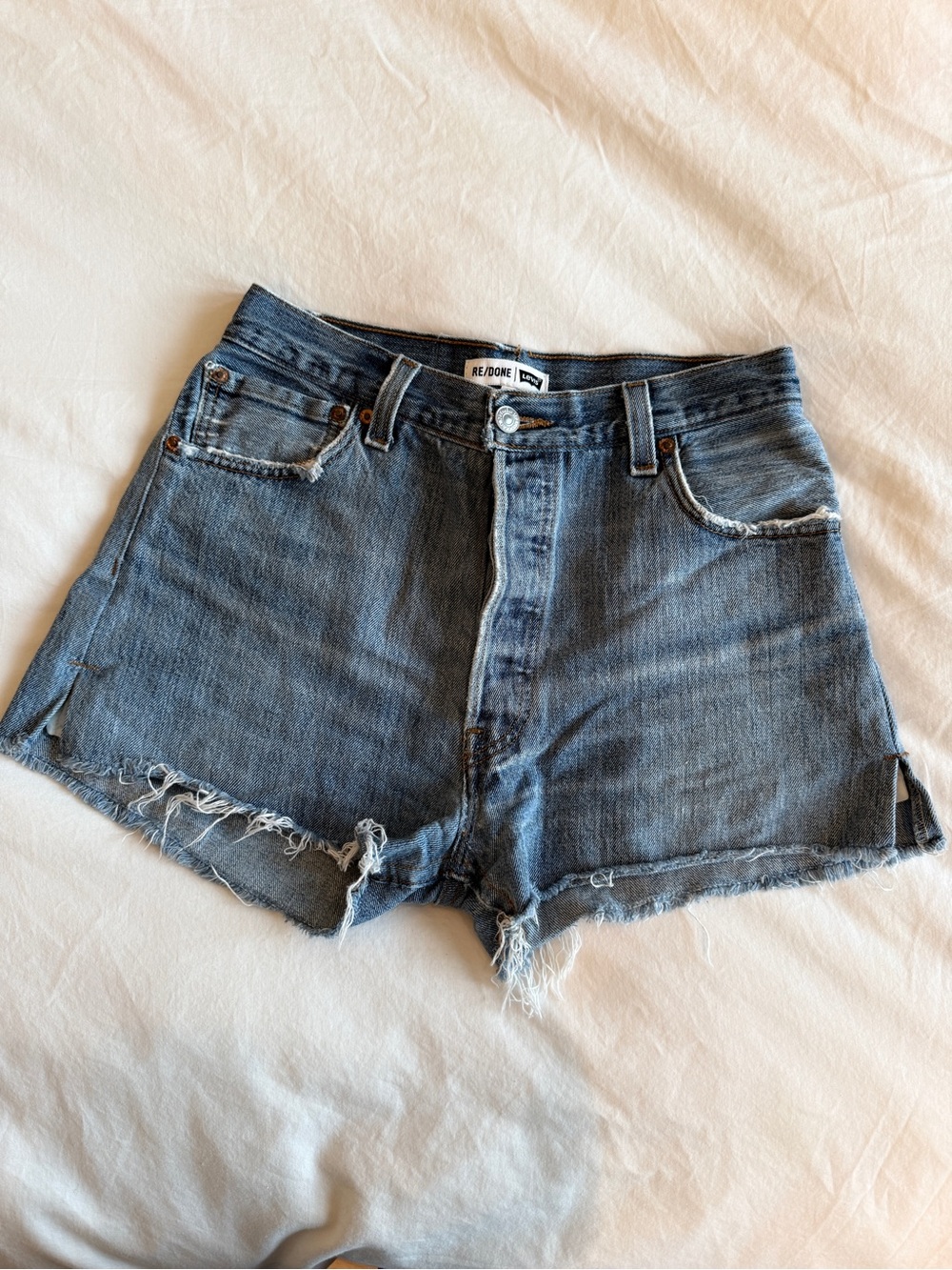 Re/Done High-Rise Frayed Hem Denim Shorts - Blue
